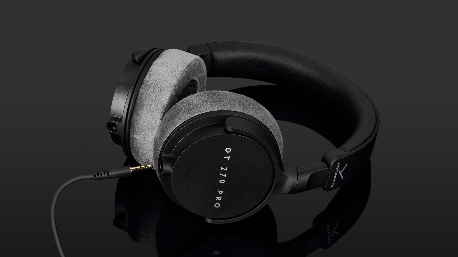 Beyerdynamic DT 270 Pro Review: Balanced Sound in a Lightweight Package