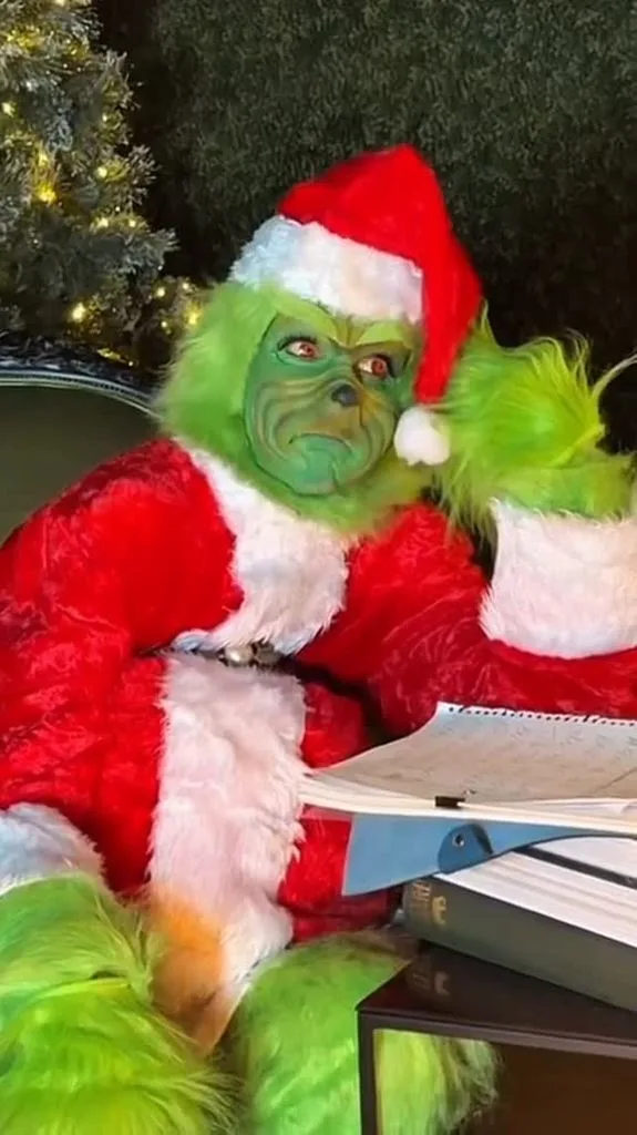 Celine Dion Steals Christmas as the Grinch